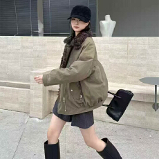 批发实体档口毛绒拼接翻领羽绒服女冬季2025新款高级感休闲派克服外套