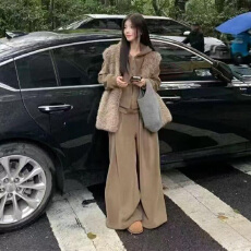 批发实体档口秋冬羊羔毛马甲宽松拉链外套阔脚纯色长裤三件套套装女