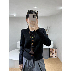 批发实力工厂秋冬柔软圆领毛衣彩色纽扣开衫长袖针织衫慵懒风短外套潮