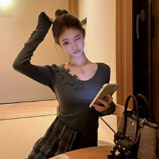 批发实体档口软糯风花边刺绣设计感U领<b class='q'>T</b><b class='q'>恤</b>巨美重工减龄温柔长袖上衣女