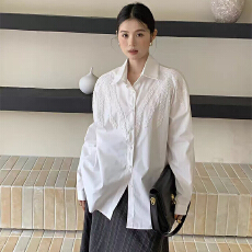批发实体档口设计感提花刺绣<b class='q'>职业</b>风翻领衬衫宽松单排扣时尚长袖上衣女