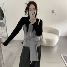 批发实体档口拼色假两件休闲<b class='q'>个性</b>绑带<b class='q'>T</b><b class='q'>恤</b>松弛感宽松穿搭长袖上衣女款