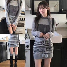 批发实体档口爆款包臀韩版氛围感满满毛球设计<b class='q'>短裙</b>显瘦复古针织裙子女