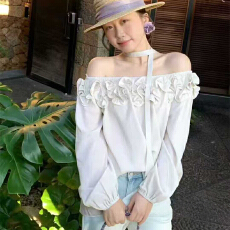 批发实体档口<b class='q'>春</b>季新款温柔氛围感飘带木耳边一字肩衬衫女宽松长袖上衣