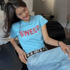 实体档口美式短袖正肩t恤女夏季新款显瘦修身辣妹短款设计感上衣