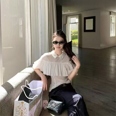 批发实体档口白色轻薄透气短袖<b class='q'>T</b><b class='q'>恤</b><b class='q'>衬衫</b>女装春季荷叶边<b class='q'>气质</b>设计感上衣