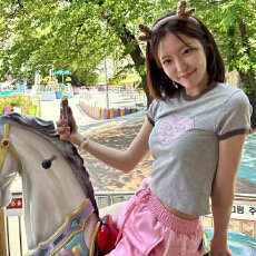 批发实体档口爆款圆领爱心字母印花短袖t恤女不撞款休闲风打底衫上衣