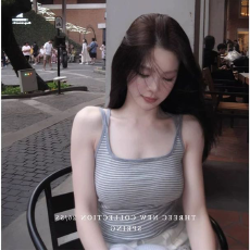 批发实力工厂慵懒松弛感辣妹穿搭带胸垫的<b class='q'>条纹</b>吊带背心女内搭外穿美背