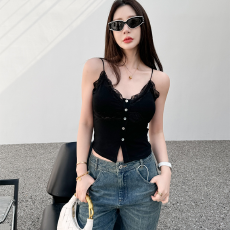 批发实力工厂甜辣春夏新款拼接蕾丝边吊带短款乳胶垫扣子内搭<b class='q'>露</b><b class='q'>脐</b><b class='q'>背心</b>