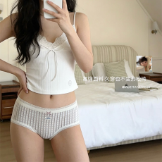 批发实力工厂日系条纹格<b class='q'>可爱</b>蕾丝花边少女内裤亲肤中腰无痕不卷边短裤