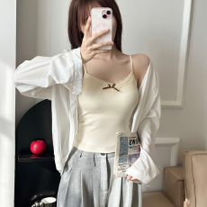 批发实力工厂白色蕾丝<b class='q'>吊带</b>背心女外穿新款纯欲带胸垫V领<b class='q'>打底</b>内搭上衣