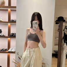 批发实力工厂秋冬云感美背固定杯<b class='q'>无</b>痕<b class='q'>内衣</b>女士新款<b class='q'>无</b><b class='q'>钢圈</b>抹胸纯欲内搭