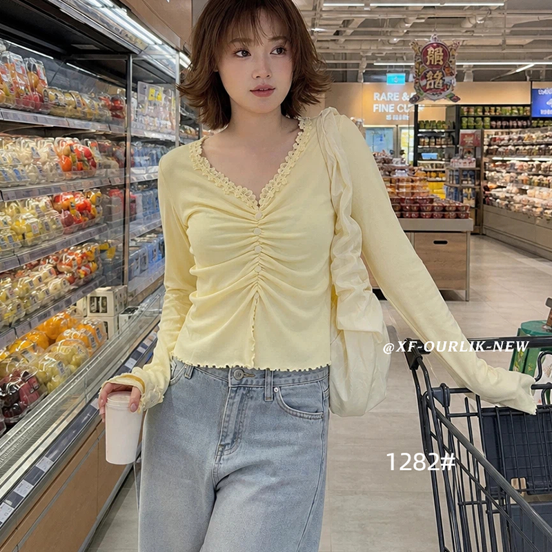 BY356162# 新款纯欲风蕾丝拼接V领针织衫女冬季气质显瘦内搭上衣 服裝批發女裝批發服飾貨源