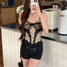 批发实力工厂蕾丝波点吊带美背女外穿辣妹穿搭设计感小众绑带收腰上衣