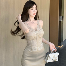 批发实力工厂v领宽肩带提花蕾丝外穿上衣时尚修身显瘦带胸垫吊带背心