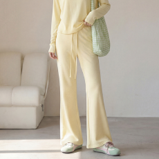 批发实拍简约百搭垂感面膜感空气层重工烫钻微喇长裤女春夏