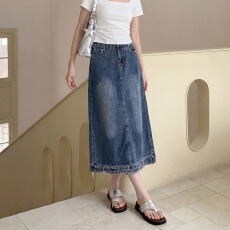 批发实拍法式小众设计感浪漫流苏洗水牛仔直筒半身裙女春夏中长款