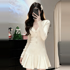 批发韩系气质灰色毛衣女秋冬2025新款收腰显瘦巨好看内搭打底针织上衣