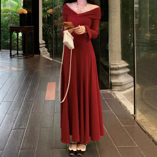 批发圣诞新年战袍蕾丝红色一字肩针织连衣裙子女秋<b class='q'>冬</b>季收腰巨好看长裙