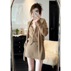 批发法式复古针织毛衣<b class='q'>连衣裙</b>子女装冬季2025年新款巨好看穿搭一整套装