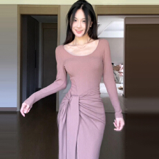 批发法式气质粉色针织<b class='q'>连衣裙</b>子女秋冬2025新款高级感收腰显瘦绑带长裙