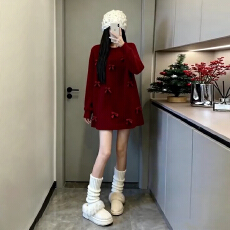 批发冬季新款圣诞新年氛围感立体蝴蝶结圆领针织衫女时尚气质百搭上衣