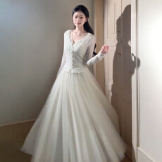 批发2025新款白色v领蕾丝<b class='q'>针织</b><b class='q'>套装</b>连衣裙子秋冬季法式白月光收腰长裙