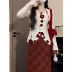 批发新年战袍姐系贵感红色<b class='q'>连衣裙</b>子女<b class='q'>冬季</b>2026超火穿搭一整套装长裙