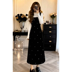 批发黑色背带丝绒连衣裙女秋冬季2026新款新年战袍小个子穿搭套装长裙