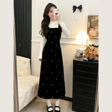 批发黑色背带<b class='q'>丝绒</b>连衣裙女秋冬季2026新款新年战袍小个子穿搭<b class='q'>套装</b>长裙