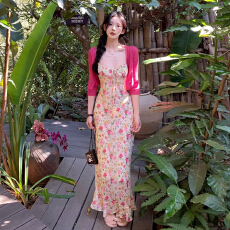 批发法式复古碎花吊带<b class='q'>连衣裙</b>子女春季韩系气质绝美玫红色开衫长裙套装