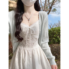 批发法式气质白色吊带<b class='q'>连衣裙</b>女早春2026新款巨好看穿搭一整套<b class='q'>长裙</b>套装