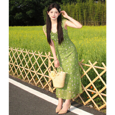 批发绿色小飞袖吊带连衣裙子女夏季2026<b class='q'>新款</b>绝美漂亮海边度假穿搭长裙