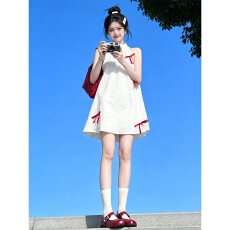 批发2026<b class='q'>新款</b>法式初恋白色无袖挂脖连衣裙子女夏季海边度假蝴蝶结短裙