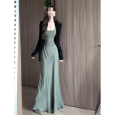 批发早春季法式漂亮绿色吊带露背连衣裙子女装夏2026新款穿搭长裙套装