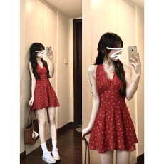 批发法式挂脖吊带<b class='q'>红色</b><b class='q'>连衣裙</b>子女夏季2026新款海边度假高级感露背短裙