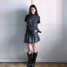 批发2026新款灰色设计感短袖t恤短裙子套装女早春气质一整套ootd穿搭