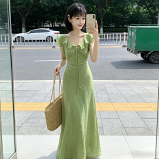 批发2026新款温柔风绿色<b class='q'>荷叶边</b>v领连衣裙子女夏季气质小飞袖收腰长裙
