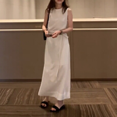 批发韩系高级感极简风<b class='q'>白色</b>无袖<b class='q'>长裙女</b>夏季2026新款淡人高知气质连衣裙