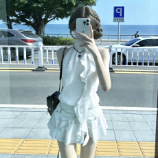 批发白色波点挂脖无袖<b class='q'>连衣裙</b>子女夏季2026超火法式小个子短裙两件套装