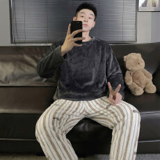 批发冬季新款<b class='q'>睡衣</b>男法兰<b class='q'>绒</b>休闲圆领高级感ins风纯色<b class='q'>珊瑚</b><b class='q'>绒</b>家居服套装