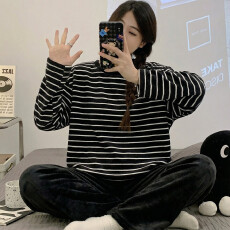 批发冬季法兰绒睡衣女保暖<b class='q'>情侣</b><b class='q'>家居服</b>条纹珊瑚绒套装舒适简约休闲爆款