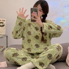 批发冬季新款法兰绒睡衣女保暖情侣家居服珊瑚绒<b class='q'>套装</b>卡通舒适爆款<b class='q'>休闲</b>