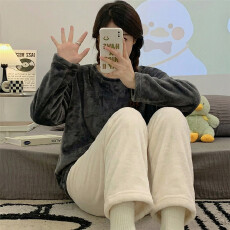 冬季新款法兰绒睡衣女保暖情侣家居服简约珊瑚绒套装舒适休闲纯色