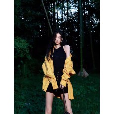 批发高级感嫩黄色条纹衬衫<b class='q'>女装</b>oversize宽松上衣中长款防晒衬衣薄<b class='q'>外套</b>