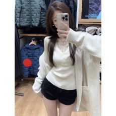 批发欣旺 官图 星空罗纹260<b class='q'>克</b>4*2 显瘦蕾丝v领坑条长袖女设计感上衣
