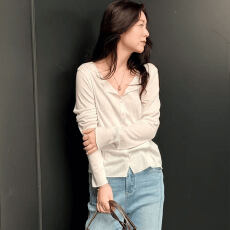 批发实价 轻熟风V领纽扣<b class='q'>针织</b><b class='q'>开衫</b>女2026早春季新款显瘦百搭薄长袖上衣