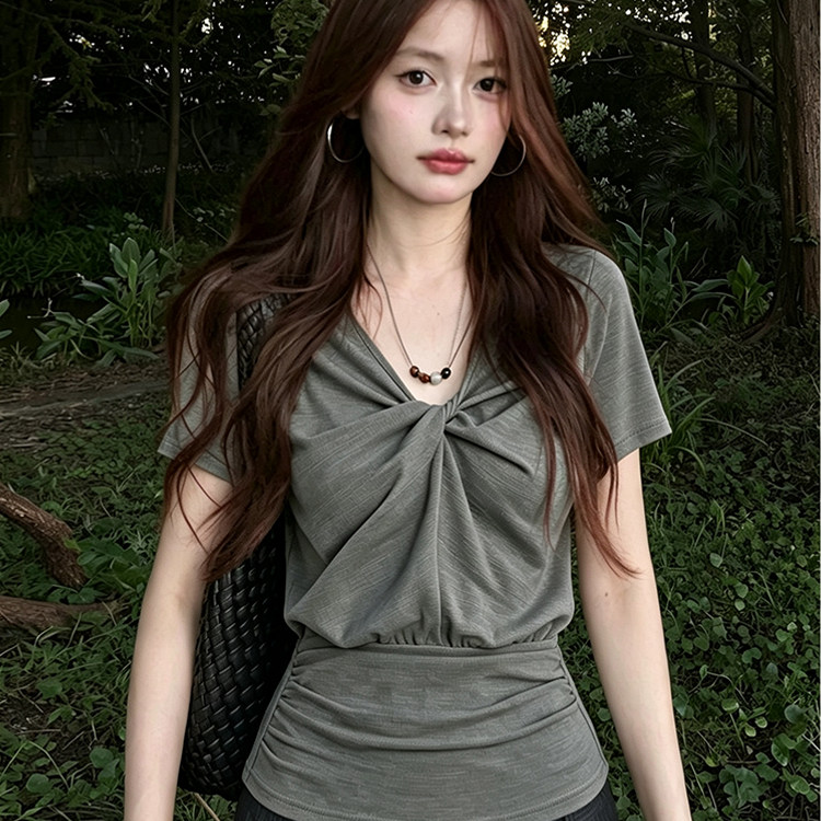 RY8250# 实价 穿搭串珠v领短袖t恤女夏季设计感扭结正肩收腰显瘦辣妹上衣