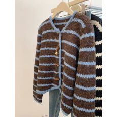 批发牛角扣复古<b class='q'>条纹</b>宽松针织<b class='q'>开衫</b>毛衣外套女小个子上衣慵懒高级感韩系