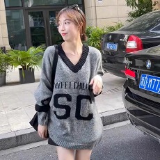 批发秋季新款字母减龄V领毛衣<b class='q'>女装</b>慵懒风撞色宽松长袖中长款上衣